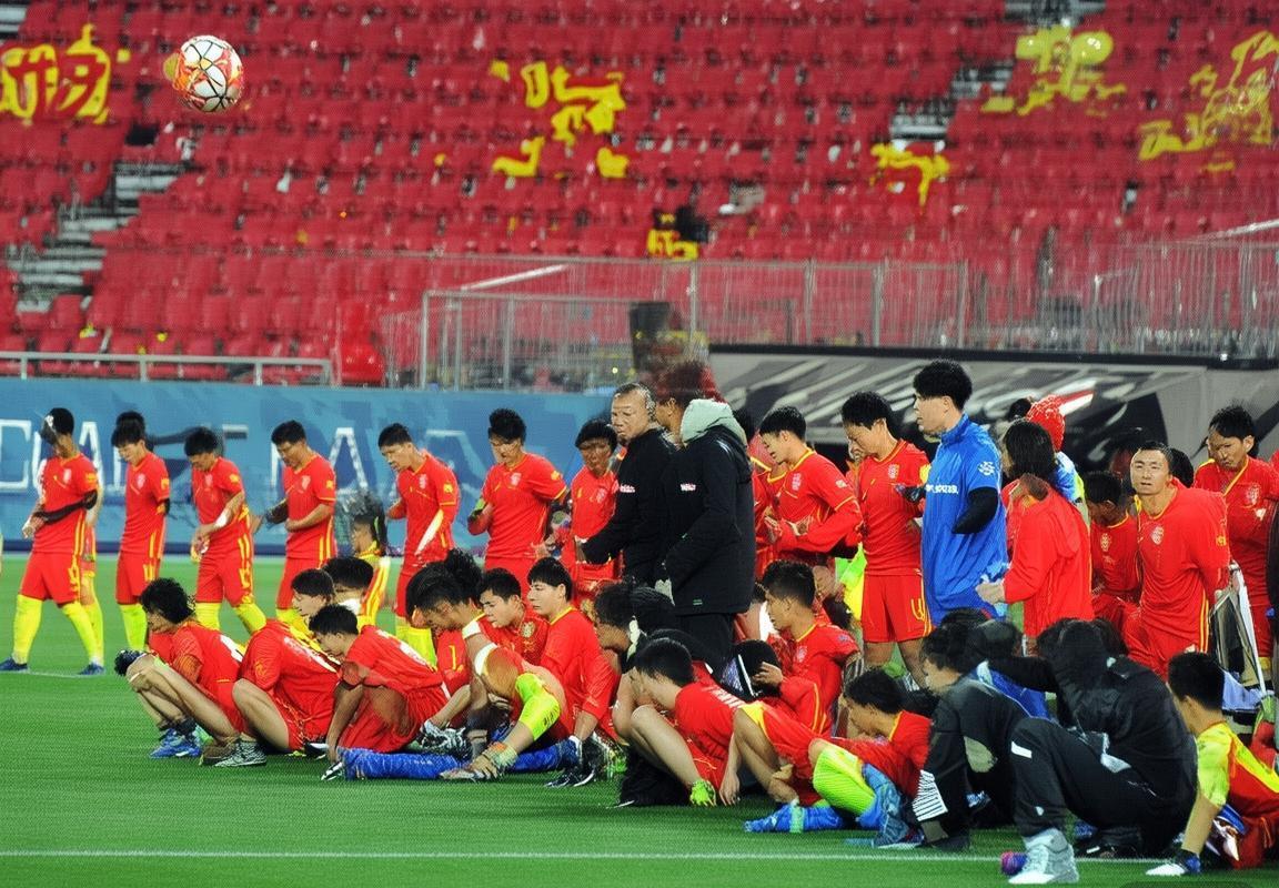 2017年热身赛：中足队与海地队激情碰撞，足球文化交流盛宴(图2)